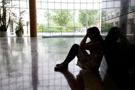 263A-1457100232_feeling_alone_MAIN.jpg