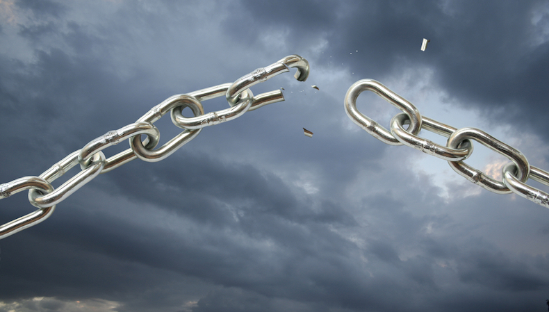 4 business failures that break employee engagement.jpg 1